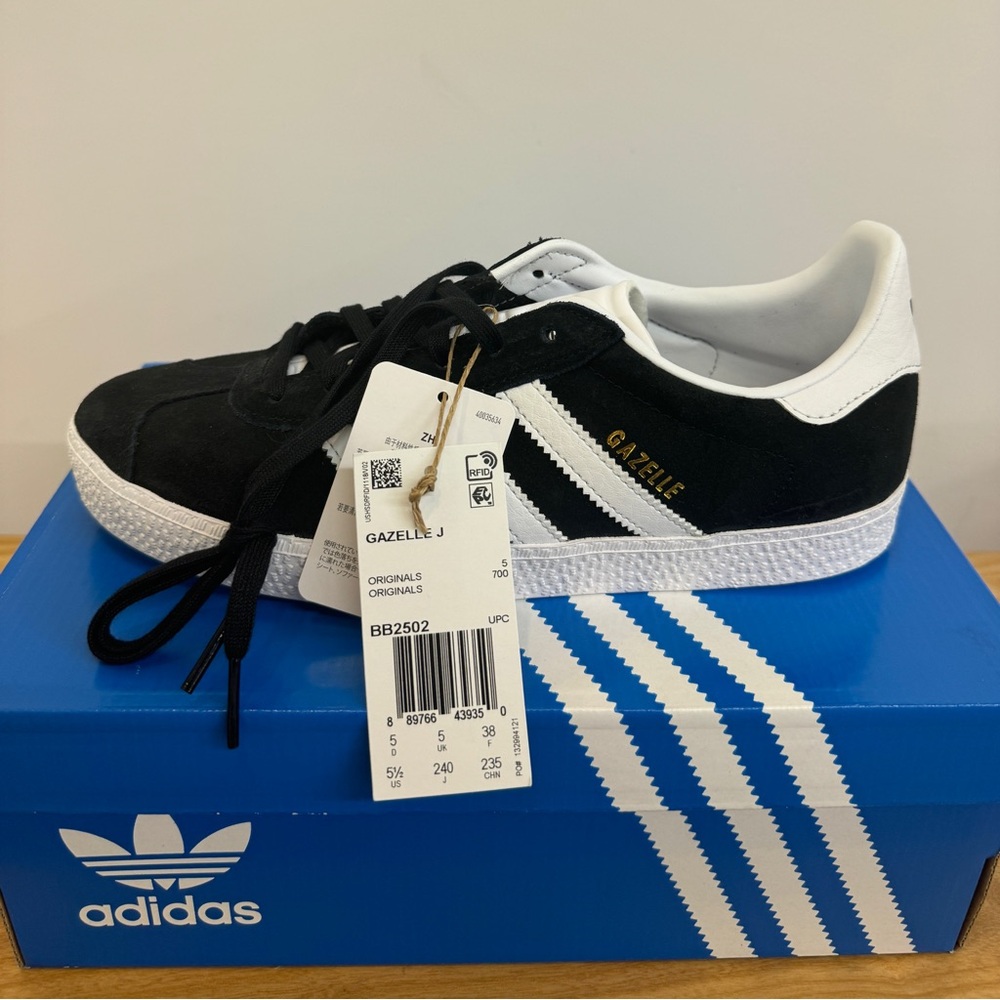 Adidas Gazelle black and white